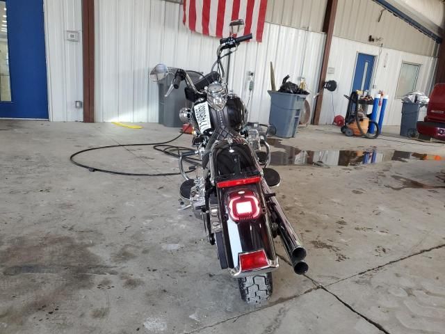 2011 Harley-Davidson Flstc