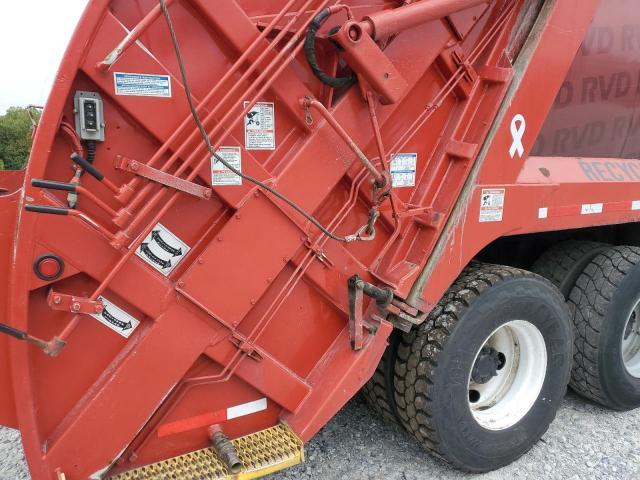 2008 Peterbilt Tractor 2008 Peterbilt 340 Refuse Truck