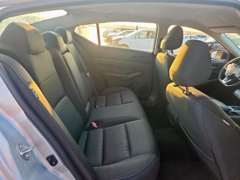 2024 Nissan Altima SV