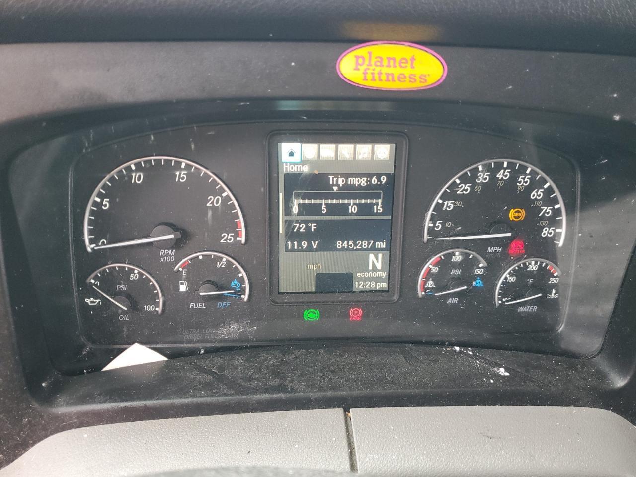2021 Freightliner Cascadia 126 Semi Truck