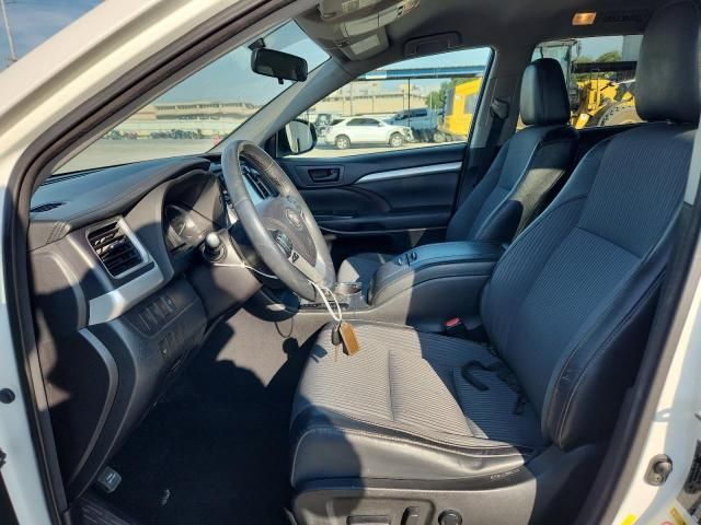 2016 Toyota Highlander LE