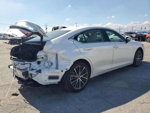 2025 Lexus ES 300H Base