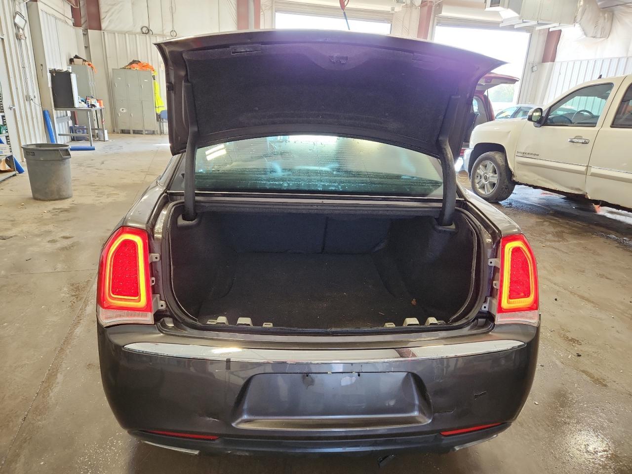 2016 Chrysler 300 Limited