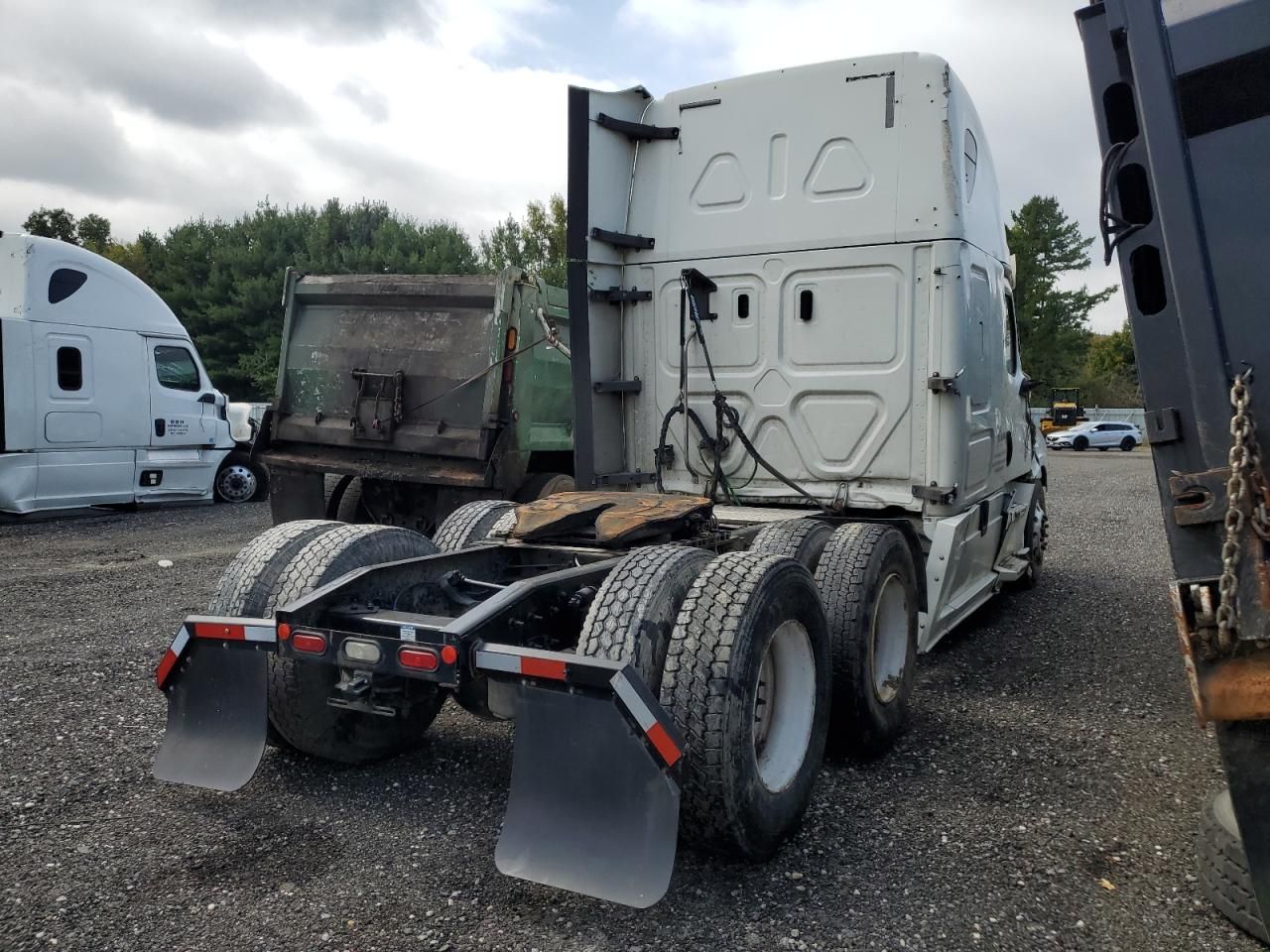 2020 Freightliner Cascadia 126 Semi Truck