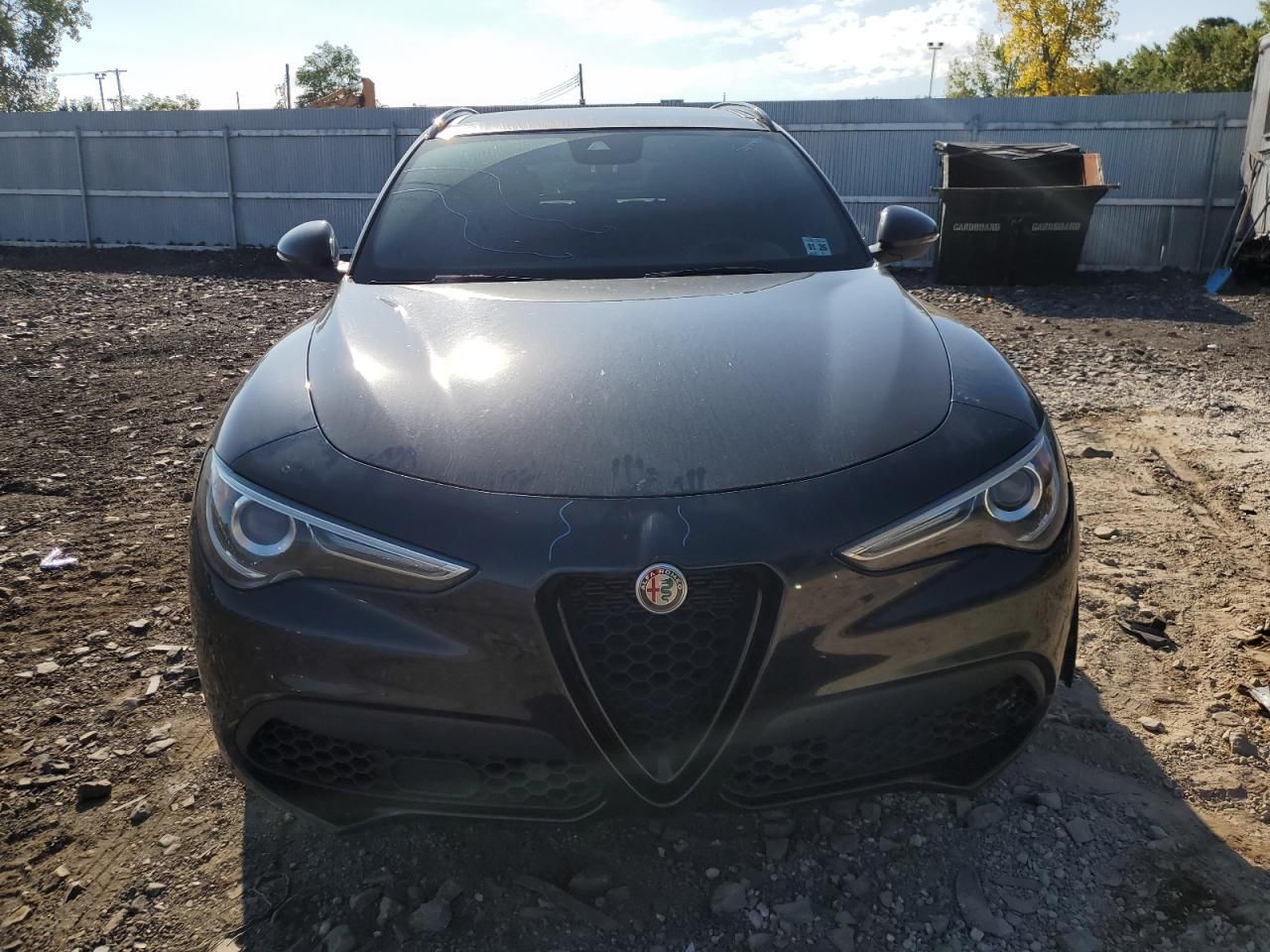 2021 Alfa Romeo Stelvio ti