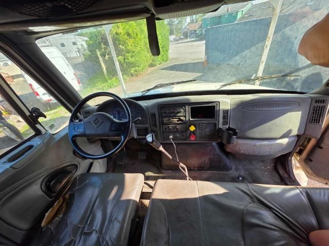 2004 International 2004 Intl 4000 4300-Construction Trucks Bucket T