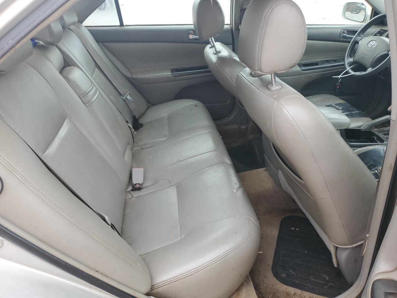 2005 Toyota Camry le