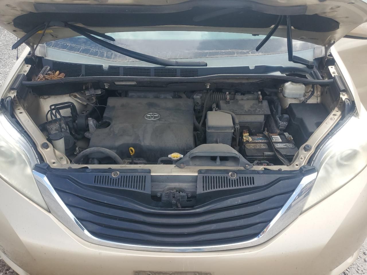 2011 Toyota Sienna le