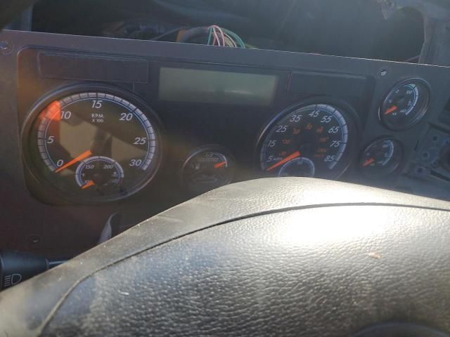2018 Freightliner Cascadia 113 Semi Truck