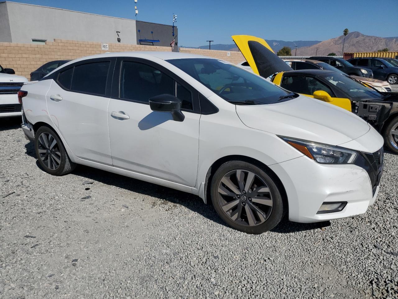 2021 Nissan Versa sr