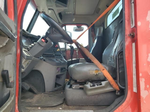2005 Freightliner Columbia 120 Semi Truck