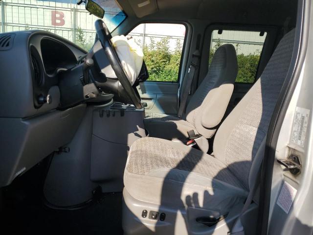 2000 Ford Econoline E350 Super Duty Wagon
