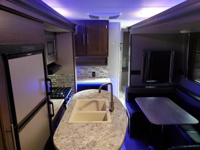 2018 Crossroads Zinger-Camper
