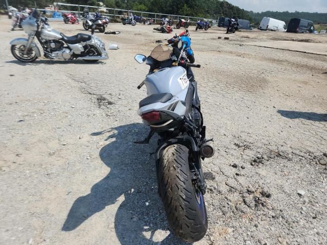 2022 Suzuki GSX-R1000 R
