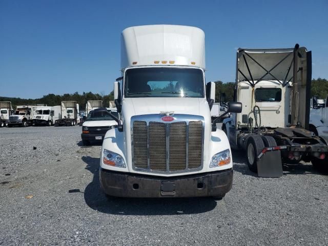 2016 Peterbilt Tractor 2016 Peterbilt 579 Semi Truck