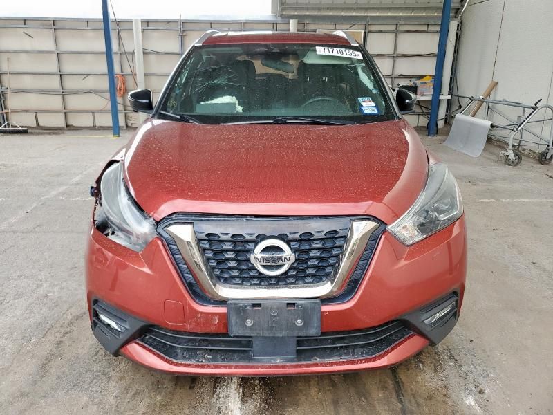 2020 Nissan Kicks SR