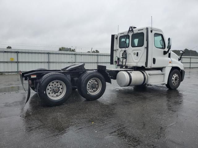 2018 Freightliner Cascadia 125 Semi Truck