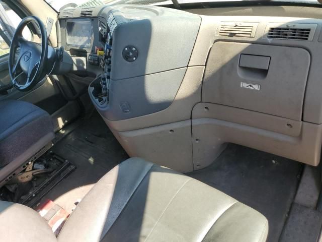 2015 Freightliner Cascadia Semi Truck