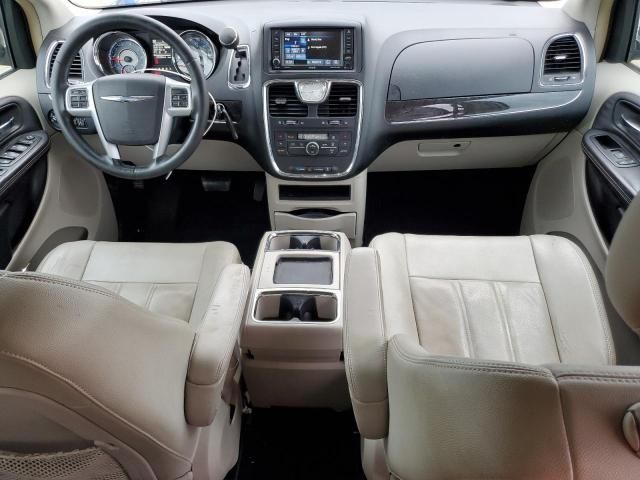 2013 Chrysler Town & Country Touring