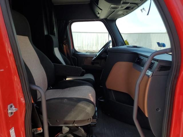 2020 Freightliner Cascadia 126 Semi Truck