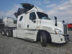 Salvage trucks for sale at Leroy, NY auction: 2016 Freigliner 2016 Freightliner Cascadia 125 Semi Truck