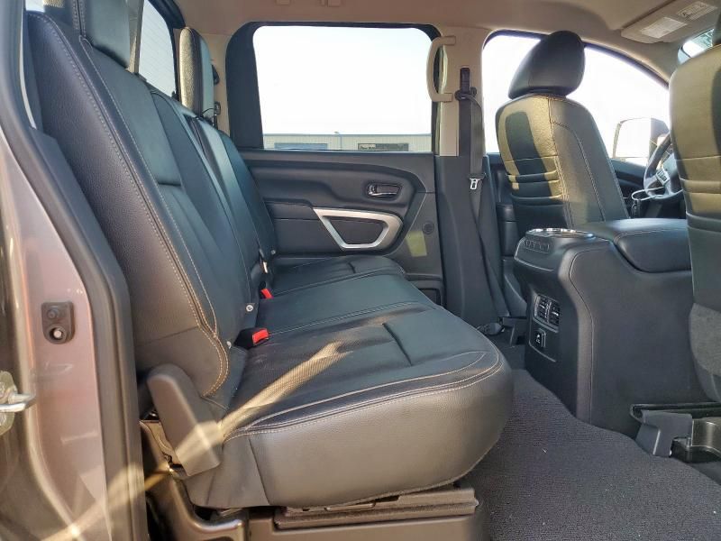 2018 Nissan Titan SV