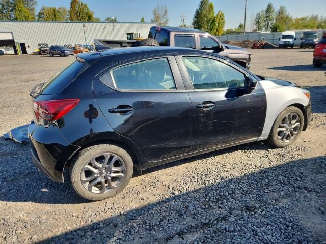 2020 Toyota Yaris LE
