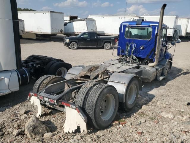 2016 Mack CXU613 Semi Truck