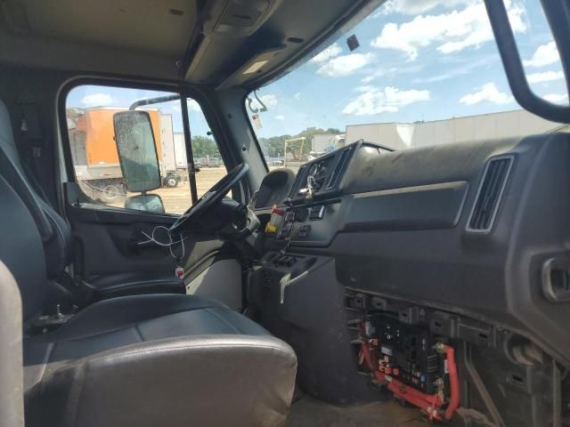 2024 Freightliner 114SD Semi Truck