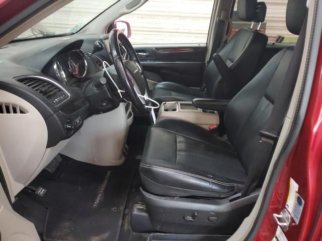 2014 Chrysler Town & Country Touring L