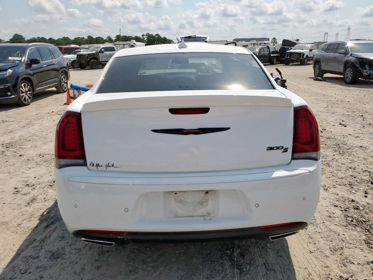 2022 Chrysler 300 s
