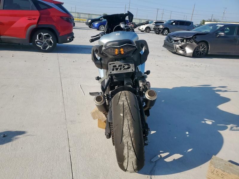 2018 Kawasaki ZX1000 W