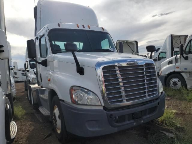 2015 Freightliner Cascadia Semi Truck