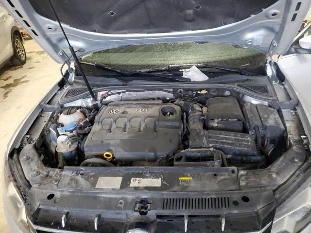 2015 Volkswagen Passat SE