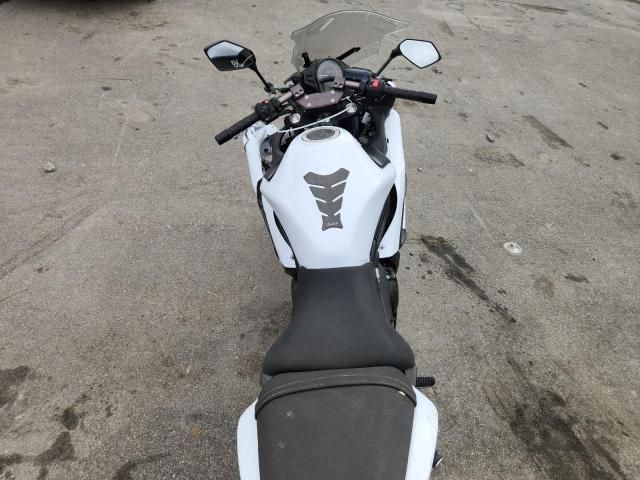 2013 Kawasaki EX650 F
