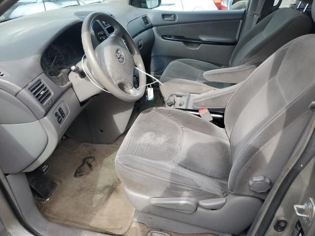 2005 Toyota Sienna ce