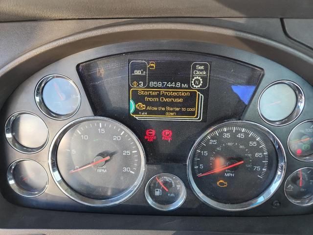 2014 Kenworth T680 Semi Truck