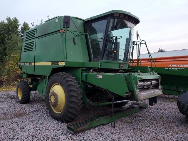1995 John Deere 9600-Agriculture Tractor