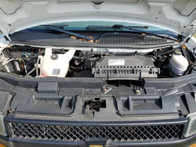 2020 Chev Rolet Express G2500