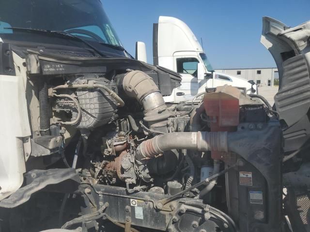 2017 Kenworth T680 Semi Truck