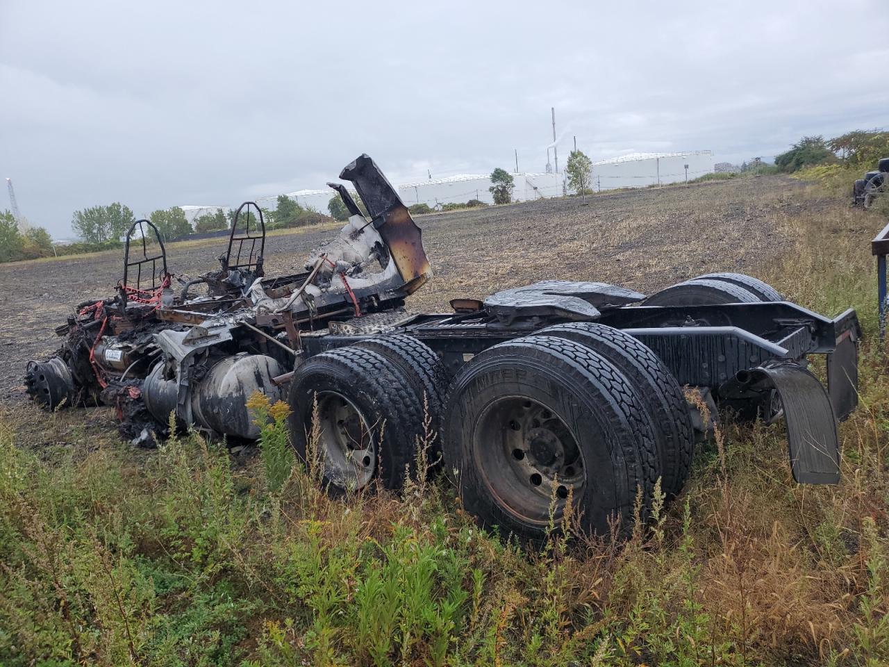 2019 Kenworth T680-Semi Truck