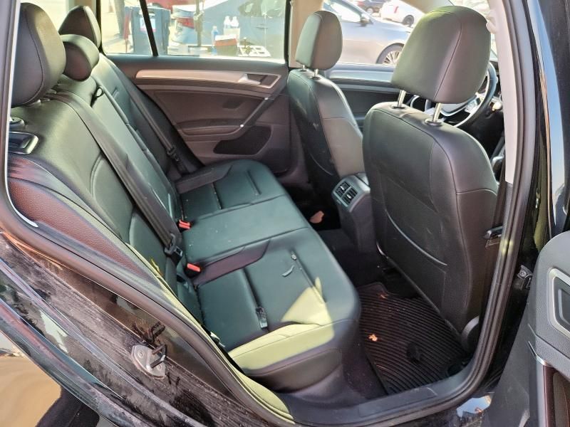 2016 Volkswagen Golf Sportwagen S