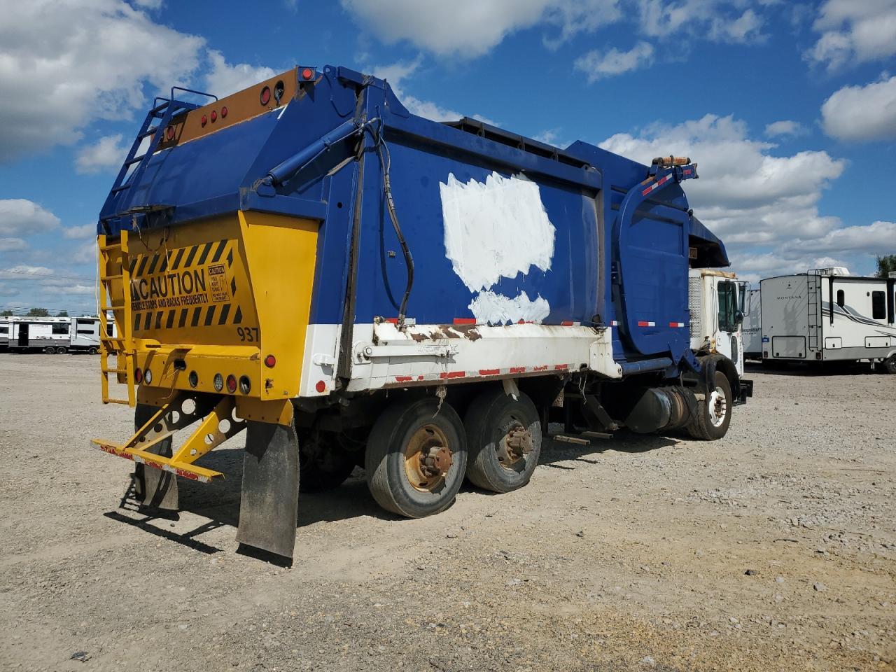 2010 Mack MRU613 Refuse Truck