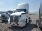 2015 Kenworth T680 Semi Truck