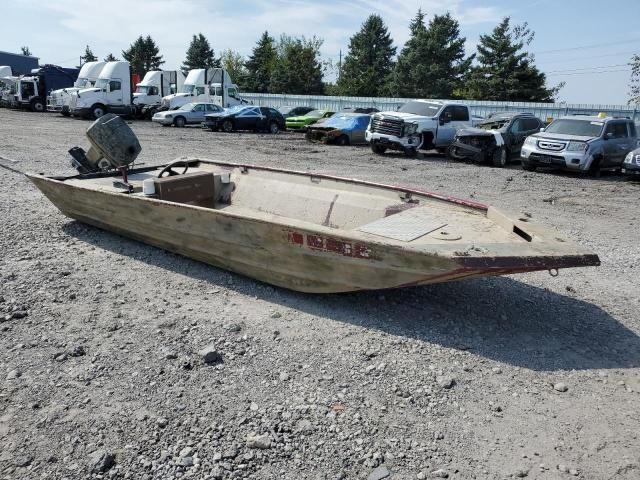 2000 Alumacraft Boat