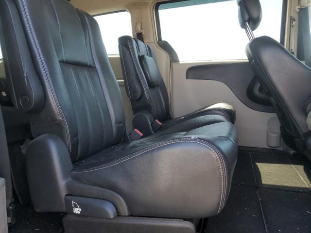 2012 Chrysler Town & Country Touring
