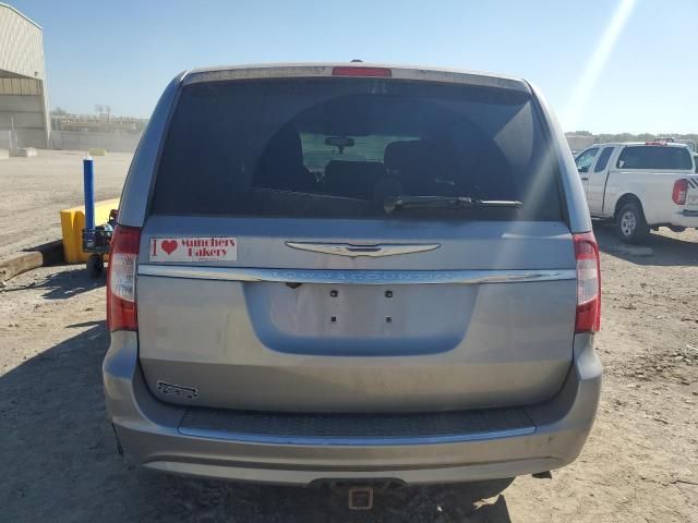 2013 Chrysler Town & Country Touring