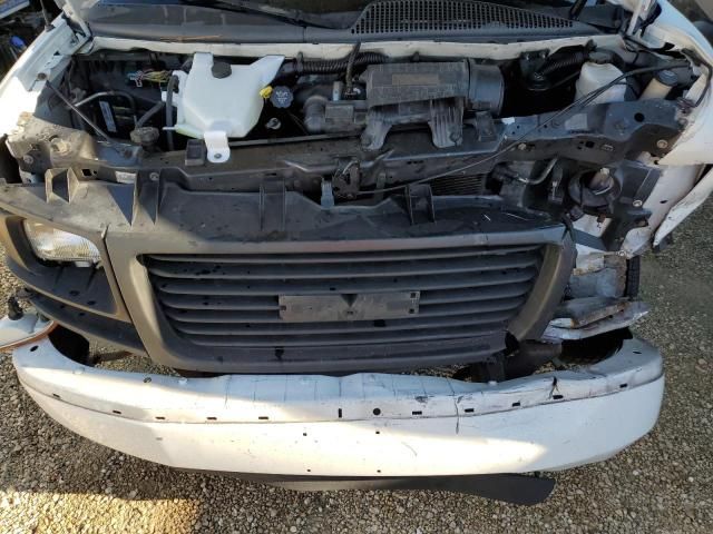 2010 GMC Savana Cutaway G3500