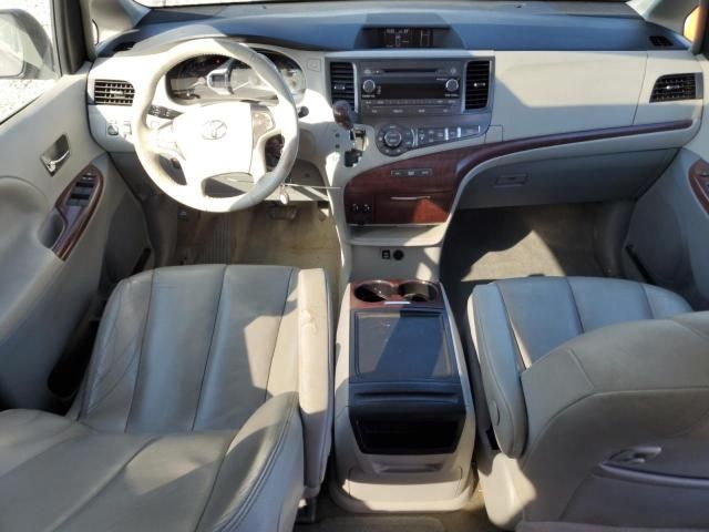 2014 Toyota Sienna XLE