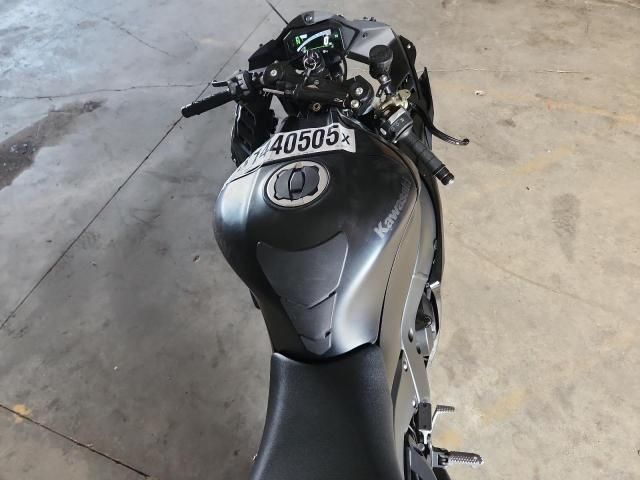 2025 Kawasaki ZX1002 L